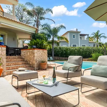 Casa La Vendola فيلة Estômbar